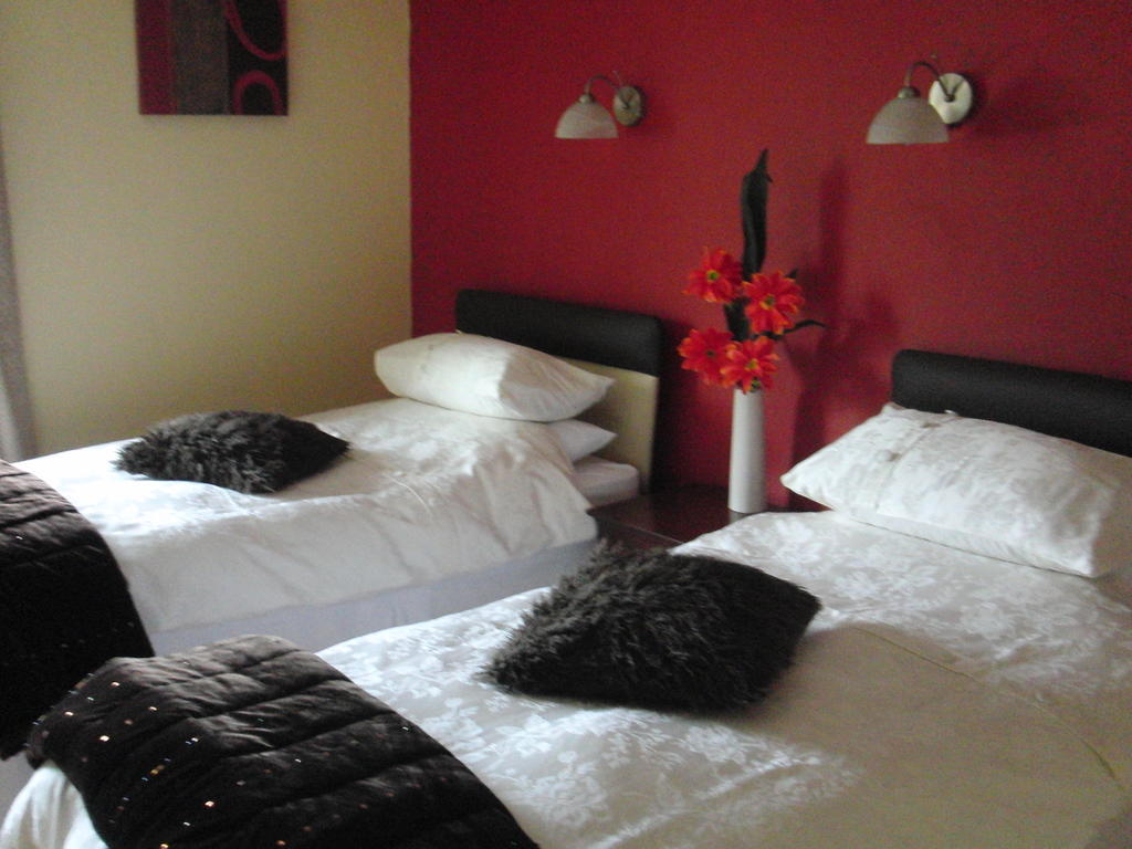 Bed and Breakfast Woodlands House Farranfore Habitación foto