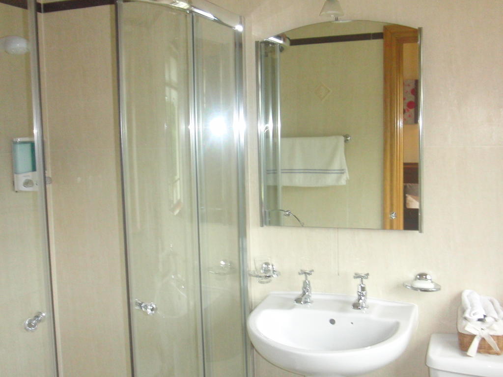 Bed and Breakfast Woodlands House Farranfore Habitación foto